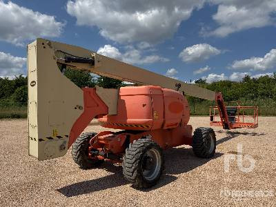 JLG 800 AJ 4WD Diesel Nacelle Articulee - Személyemelő: 1 kép. JLG 800 AJ 4WD Diesel Nacelle Articulee - Személyemelő: 1 kép.