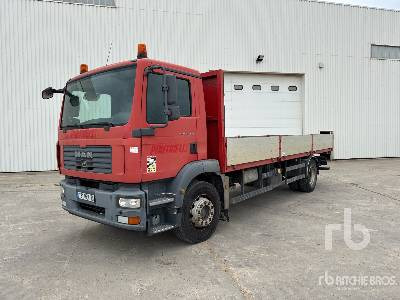 MAN TGM 18.280 4x2 Camion Porteur - Platós teherautó: 1 kép. MAN TGM 18.280 4x2 Camion Porteur - Platós teherautó: 1 kép.