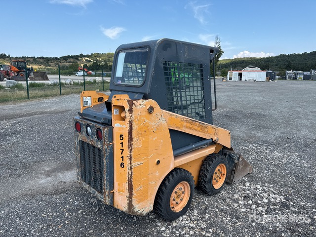 Mustang SL12 Skid Steer Loader - Mini homlokrakodó: 4 kép. Mustang SL12 Skid Steer Loader - Mini homlokrakodó: 4 kép.