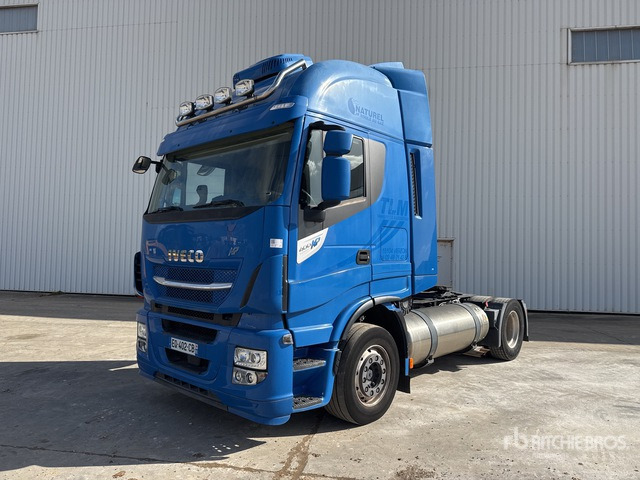 2017 Iveco Stralis 400 NP 4x2 Tracteur Routier Cabine Cou ... S/A Sleeper Truck Tractor - Nyergesvontató: 2 kép. 2017 Iveco Stralis 400 NP 4x2 Tracteur Routier Cabine Cou ... S/A Sleeper Truck Tractor - Nyergesvontató: 2 kép.