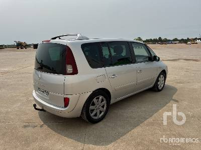 RENAULT ESPACE 2.0DCI Automobile - Autó: 3 kép. RENAULT ESPACE 2.0DCI Automobile - Autó: 3 kép.