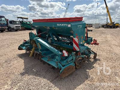 SULKI TRAMLINE COMPAC Combine De Semi 3m - Szemenkénti vetőgép: 2 kép. SULKI TRAMLINE COMPAC Combine De Semi 3m - Szemenkénti vetőgép: 2 kép.