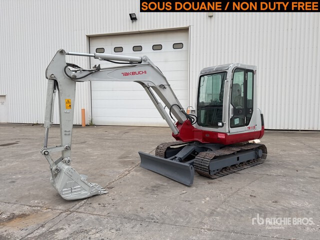 Takeuchi TB150C Pelle Hydraulique sur Chenilles - Lánctalpas kotró: 1 kép. Takeuchi TB150C Pelle Hydraulique sur Chenilles - Lánctalpas kotró: 1 kép.