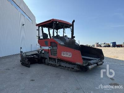 VOLVO P4820D T4 Track Finisseur - Útburkológép: 4 kép. VOLVO P4820D T4 Track Finisseur - Útburkológép: 4 kép.