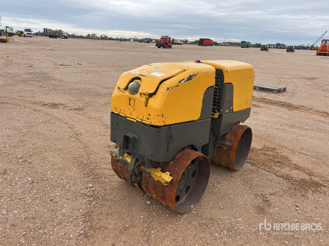 Wacker Neuson Walk Behind Roller - Minihenger: 3 kép. Wacker Neuson Walk Behind Roller - Minihenger: 3 kép.