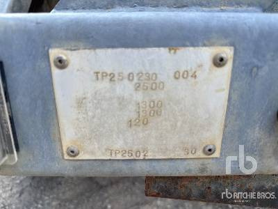 YSM TP250230 Auto Pompe Sur Remorque - Platós félpótkocsi: 5 kép. YSM TP250230 Auto Pompe Sur Remorque - Platós félpótkocsi: 5 kép.
