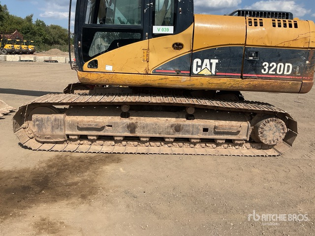 2006 Cat 320D Tracked Excavator - Lánctalpas kotró: 5 kép. 2006 Cat 320D Tracked Excavator - Lánctalpas kotró: 5 kép.