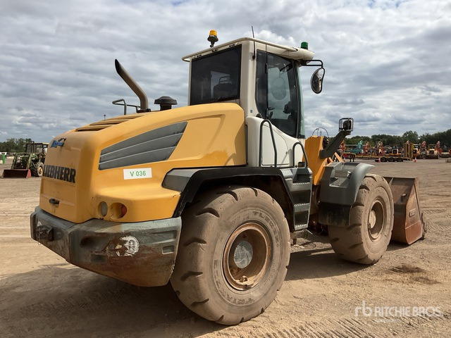 2008 Liebherr L542 Wheel Loader - Gumikerekes homlokrakodó: 3 kép. 2008 Liebherr L542 Wheel Loader - Gumikerekes homlokrakodó: 3 kép.