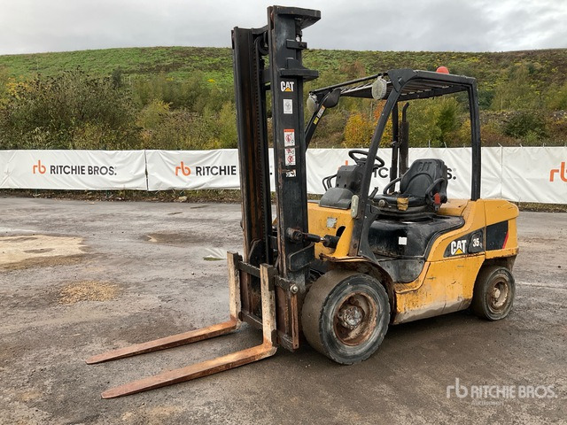 2010 Cat DP35N 3500 kg Forklift - Villás targonca: 3 kép. 2010 Cat DP35N 3500 kg Forklift - Villás targonca: 3 kép.