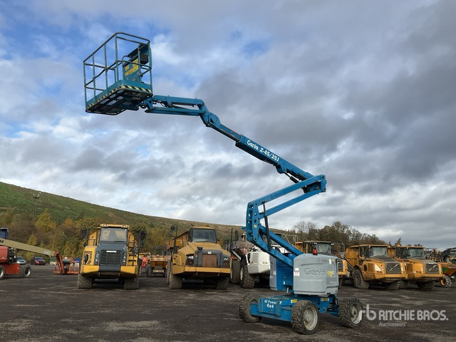 2014 Genie Z45/25 4WD Diesel Articulating Boom Lift - Személyemelő: 2 kép. 2014 Genie Z45/25 4WD Diesel Articulating Boom Lift - Személyemelő: 2 kép.