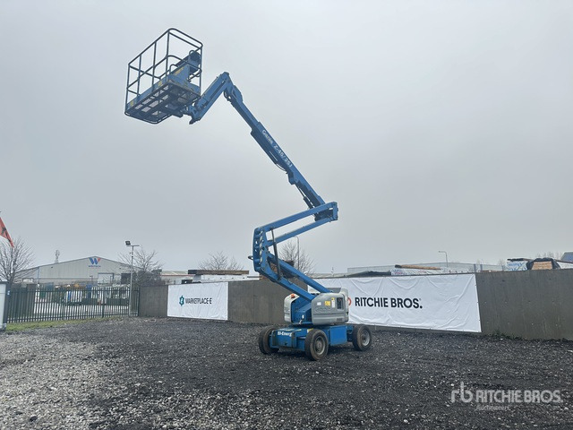 2014 Genie Z45/25J 2WD Hybrid Articulating Boom Lift - Személyemelő: 2 kép. 2014 Genie Z45/25J 2WD Hybrid Articulating Boom Lift - Személyemelő: 2 kép.
