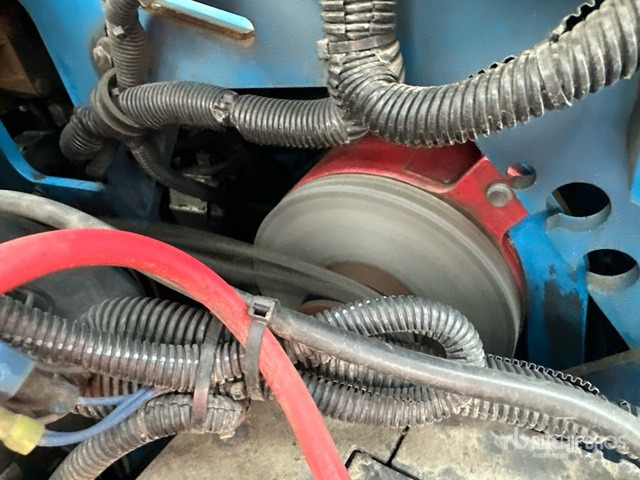 2014 Genie Z45/25J 2WD Hybrid Articulating Boom Lift - Személyemelő: 4 kép. 2014 Genie Z45/25J 2WD Hybrid Articulating Boom Lift - Személyemelő: 4 kép.