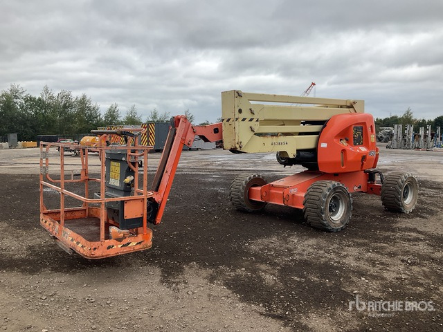 2014 JLG 450AJ 4WD Diesel Articulating Boom Lift - Személyemelő: 4 kép. 2014 JLG 450AJ 4WD Diesel Articulating Boom Lift - Személyemelő: 4 kép.