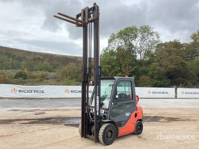 2014 Toyota 02-8FGF25 2014 Toyota 8FG25 Forklift Forklift - Gázüzemű targonca: 2 kép. 2014 Toyota 02-8FGF25 2014 Toyota 8FG25 Forklift Forklift - Gázüzemű targonca: 2 kép.
