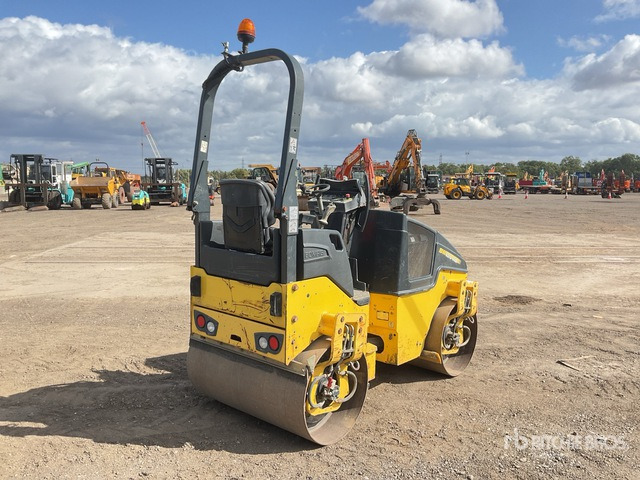 2015 Bomag BW120AD-5 Double Drum Roller - Úthenger: 4 kép. 2015 Bomag BW120AD-5 Double Drum Roller - Úthenger: 4 kép.