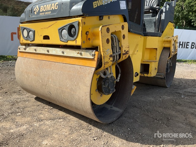 2015 Bomag BW120AD-5 Double Drum Roller - Úthenger: 5 kép. 2015 Bomag BW120AD-5 Double Drum Roller - Úthenger: 5 kép.