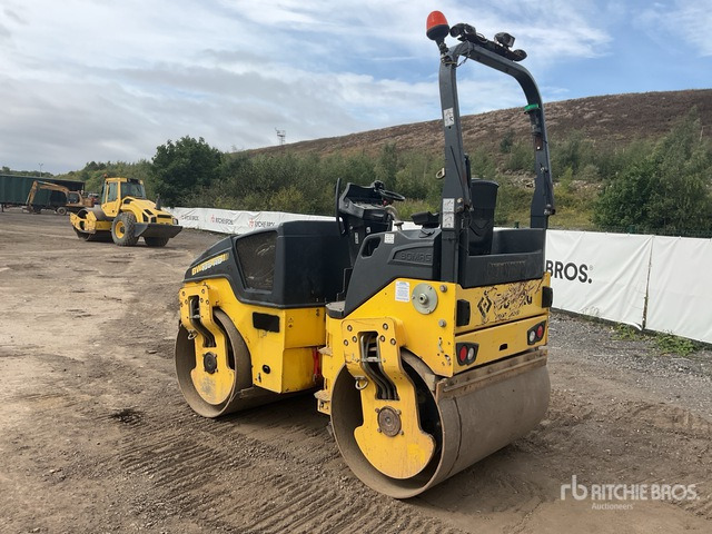 2015 Bomag BW138AD-5 Double Drum Roller - Úthenger: 4 kép. 2015 Bomag BW138AD-5 Double Drum Roller - Úthenger: 4 kép.
