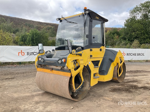 2015 Bomag BW151AD-5 Double Drum Roller - Úthenger: 2 kép. 2015 Bomag BW151AD-5 Double Drum Roller - Úthenger: 2 kép.