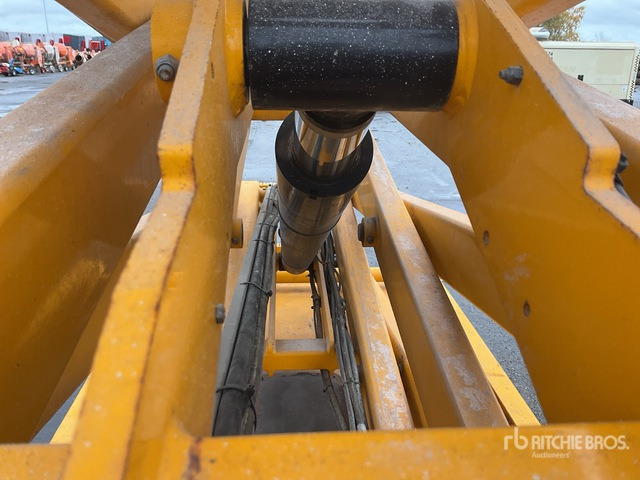 2015 Haulotte Compact 12 Electric Scissor Lift - Ollós emelő: 5 kép. 2015 Haulotte Compact 12 Electric Scissor Lift - Ollós emelő: 5 kép.