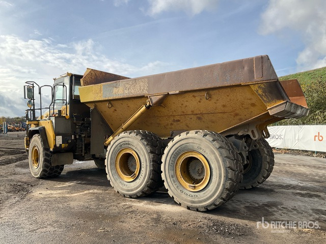 2015 Komatsu HM300-3 Articulated Dump Truck - Csuklós dömper: 4 kép. 2015 Komatsu HM300-3 Articulated Dump Truck - Csuklós dömper: 4 kép.