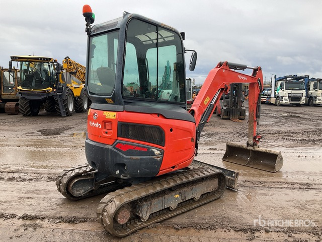 2015 Kubota U27-4 Mini Excavator: <6.6t - Minikotró: 4 kép. 2015 Kubota U27-4 Mini Excavator: <6.6t - Minikotró: 4 kép.