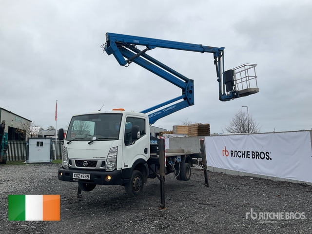 2015 Nissan Cabstar NT400 2015 CTE ZED 21.2JH 20 m on 4x2 Bucket Truck - Emelőkosaras teherautó: 2 kép. 2015 Nissan Cabstar NT400 2015 CTE ZED 21.2JH 20 m on 4x2 Bucket Truck - Emelőkosaras teherautó: 2 kép.