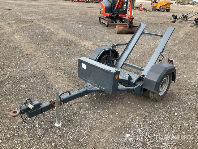 2015 Terex Pedestrian Roller Equipment Trailer - Pótkocsi mélybölcsős: 1 kép. 2015 Terex Pedestrian Roller Equipment Trailer - Pótkocsi mélybölcsős: 1 kép.