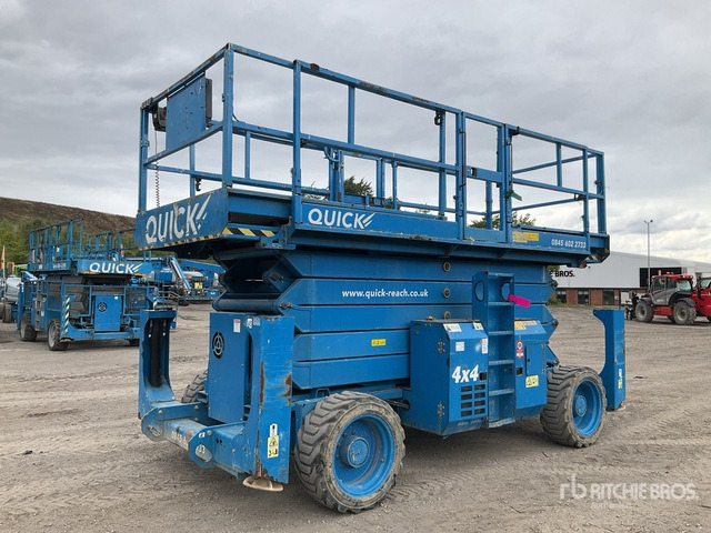 2016 Genie GS-5390 4x4 Diesel Scissor Lift - Ollós emelő: 2 kép. 2016 Genie GS-5390 4x4 Diesel Scissor Lift - Ollós emelő: 2 kép.