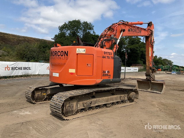 2016 Hitachi ZX225USLC-5B Tracked Excavator - Lánctalpas kotró: 4 kép. 2016 Hitachi ZX225USLC-5B Tracked Excavator - Lánctalpas kotró: 4 kép.