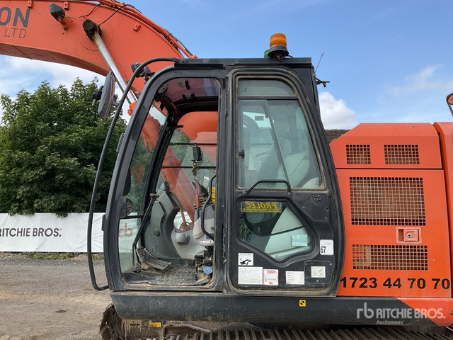2016 Hitachi ZX225USLC-5B Tracked Excavator - Lánctalpas kotró: 5 kép. 2016 Hitachi ZX225USLC-5B Tracked Excavator - Lánctalpas kotró: 5 kép.