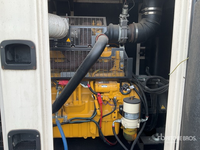 2016 JCB BCRJD 250-50/60 250 kVA Skid-Mounted Generator Set - Áramfejlesztő: 5 kép. 2016 JCB BCRJD 250-50/60 250 kVA Skid-Mounted Generator Set - Áramfejlesztő: 5 kép.