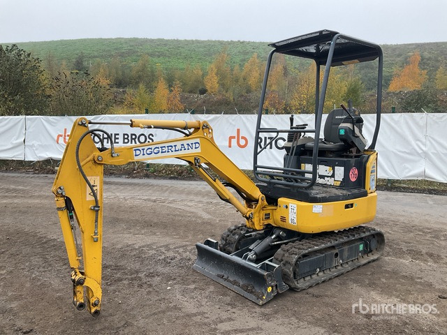 2016 Komatsu PC14-R3S Mini Excavator: <6.6t - Minikotró: 2 kép. 2016 Komatsu PC14-R3S Mini Excavator: <6.6t - Minikotró: 2 kép.