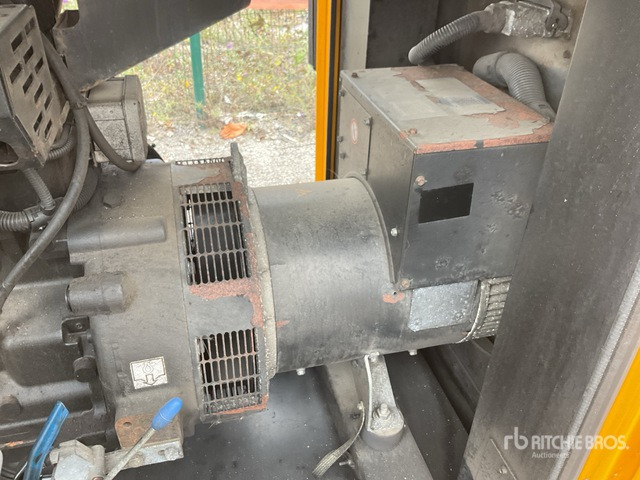 2016 Sdmo R66C3 60 kVA Skid-Mounted Generator Set - Áramfejlesztő: 5 kép. 2016 Sdmo R66C3 60 kVA Skid-Mounted Generator Set - Áramfejlesztő: 5 kép.