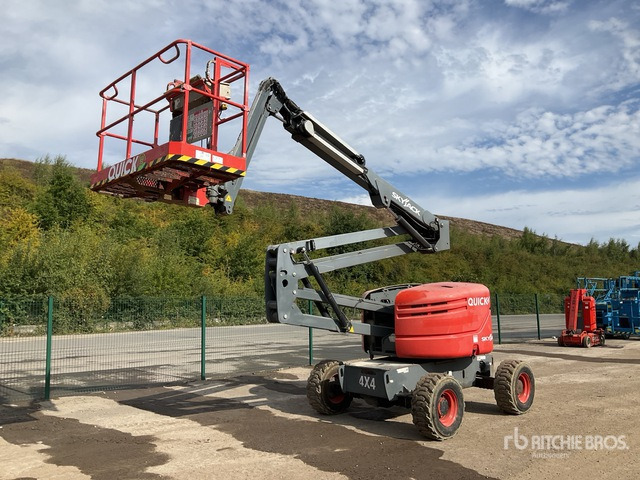 2016 Skyjack SJ46AJ 4WD Diesel Articulating Boom Lift - Személyemelő: 2 kép. 2016 Skyjack SJ46AJ 4WD Diesel Articulating Boom Lift - Személyemelő: 2 kép.