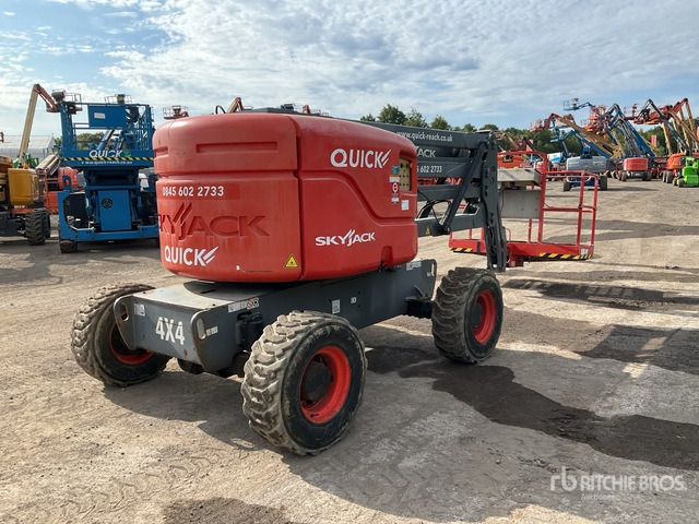 2016 Skyjack SJ46AJ 4WD Diesel Articulating Boom Lift - Személyemelő: 4 kép. 2016 Skyjack SJ46AJ 4WD Diesel Articulating Boom Lift - Személyemelő: 4 kép.