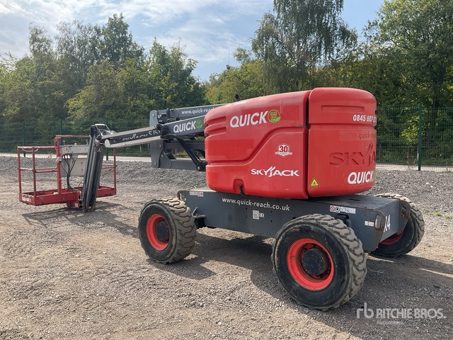 2016 Skyjack SJ51AJ 4WD Diesel Articulating Boom Lift - Személyemelő: 2 kép. 2016 Skyjack SJ51AJ 4WD Diesel Articulating Boom Lift - Személyemelő: 2 kép.