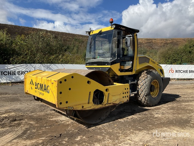 2018 Bomag BW216DH-5 H Smooth Drum Compactor - Talajtömörítő: 2 kép. 2018 Bomag BW216DH-5 H Smooth Drum Compactor - Talajtömörítő: 2 kép.