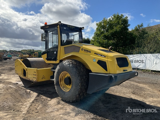 2018 Bomag BW216DH-5 H Smooth Drum Compactor - Talajtömörítő: 4 kép. 2018 Bomag BW216DH-5 H Smooth Drum Compactor - Talajtömörítő: 4 kép.