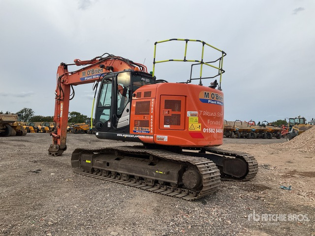 2018 Hitachi ZX225USLC-6 Tracked Excavator - Lánctalpas kotró: 4 kép. 2018 Hitachi ZX225USLC-6 Tracked Excavator - Lánctalpas kotró: 4 kép.