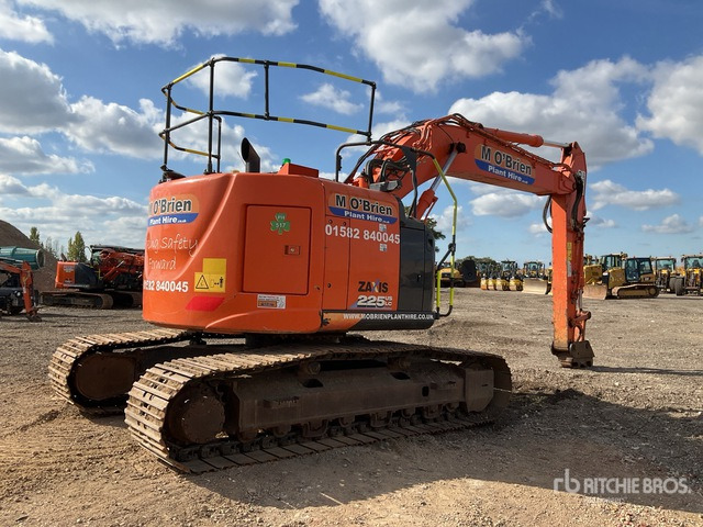 2018 Hitachi ZX225USLC-6 Tracked Excavator - Lánctalpas kotró: 4 kép. 2018 Hitachi ZX225USLC-6 Tracked Excavator - Lánctalpas kotró: 4 kép.
