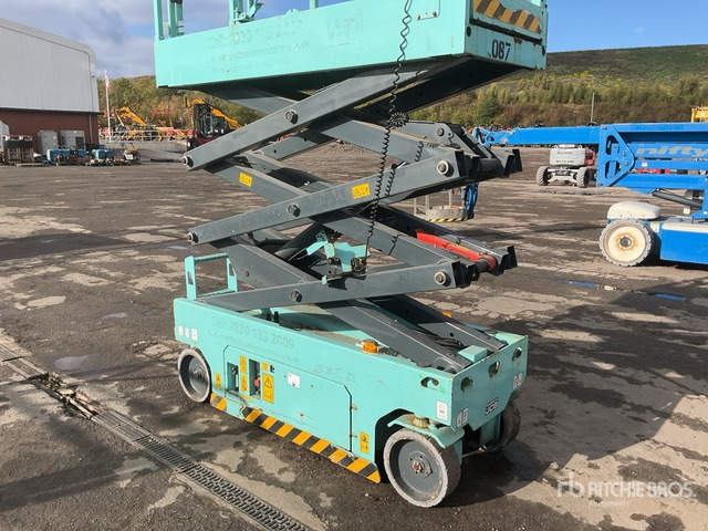 2018 JCB S2032E Electric Scissor Lift - Ollós emelő: 5 kép. 2018 JCB S2032E Electric Scissor Lift - Ollós emelő: 5 kép.