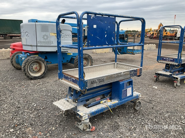 2018 Power Tower Scissor Lift - Ollós emelő: 1 kép. 2018 Power Tower Scissor Lift - Ollós emelő: 1 kép.