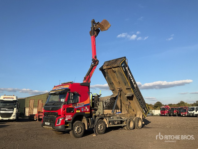 Billenőplatós teherautó 2018 Volvo FMX 8x4 Twin-Steer Sleeper Dump Truck with Crane: 1 kép.
