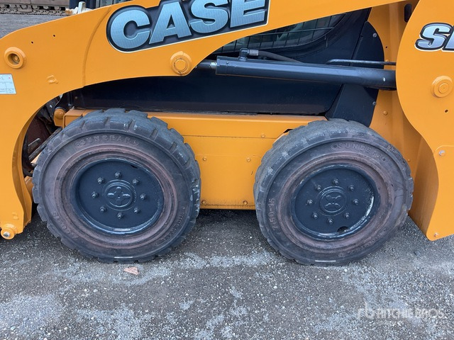 2019 Case SR130 Skid Steer Loader - Mini homlokrakodó: 1 kép. 2019 Case SR130 Skid Steer Loader - Mini homlokrakodó: 1 kép.
