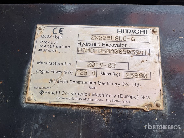 2019 Hitachi ZX225USLC-6 Tracked Excavator - Lánctalpas kotró: 3 kép. 2019 Hitachi ZX225USLC-6 Tracked Excavator - Lánctalpas kotró: 3 kép.