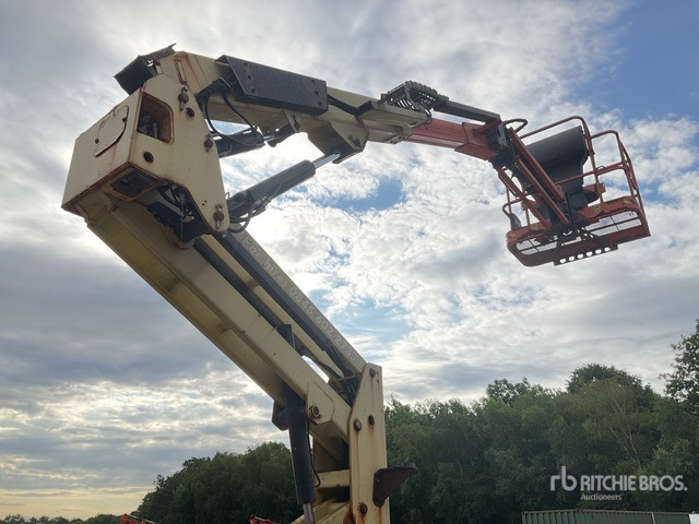 2019 JLG 340AJ 4x4 Diesel Articulating Boom Lift - Személyemelő: 5 kép. 2019 JLG 340AJ 4x4 Diesel Articulating Boom Lift - Személyemelő: 5 kép.
