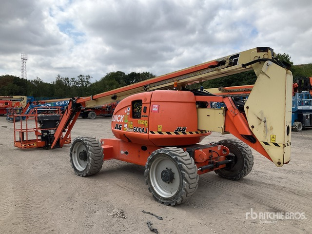 2019 JLG 600AJ 4WD Diesel Articulating Boom Lift - Személyemelő: 3 kép. 2019 JLG 600AJ 4WD Diesel Articulating Boom Lift - Személyemelő: 3 kép.