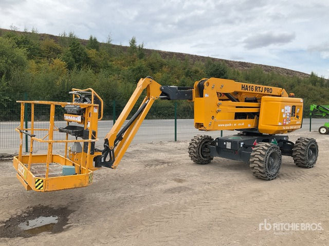 2021 Haulotte HA16RT 4WD Diesel Articulating Boom Lift - Személyemelő: 2 kép. 2021 Haulotte HA16RT 4WD Diesel Articulating Boom Lift - Személyemelő: 2 kép.