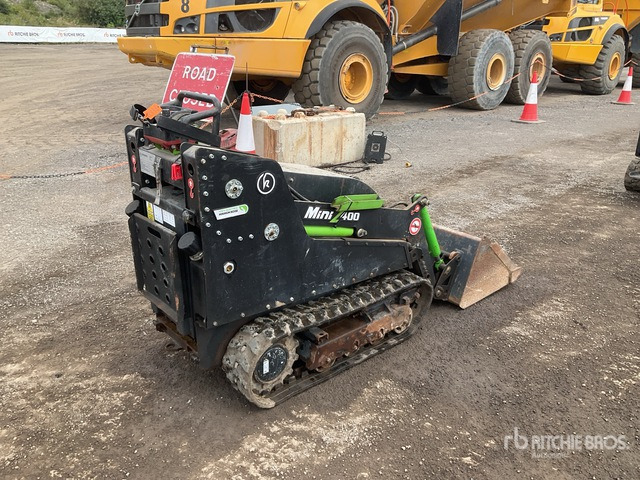 2022 Kovaco Mini Z400 Walk Behind Electric Skid Steer Loader - Mini homlokrakodó: 3 kép. 2022 Kovaco Mini Z400 Walk Behind Electric Skid Steer Loader - Mini homlokrakodó: 3 kép.