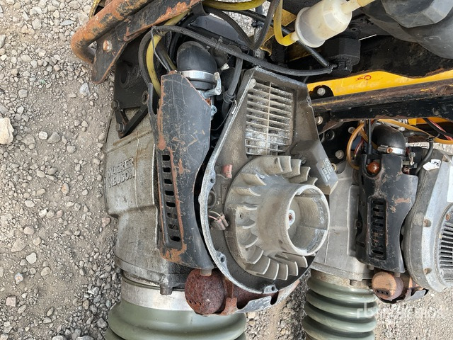 Wacker Neuson BS50-2 Jumping Jack Tamper - Döngölőgép: 5 kép. Wacker Neuson BS50-2 Jumping Jack Tamper - Döngölőgép: 5 kép.